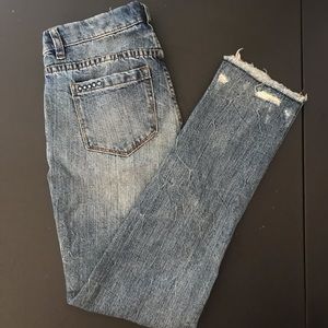 BLANK NYC Medium Washed Cropped Girlfriend Jeans